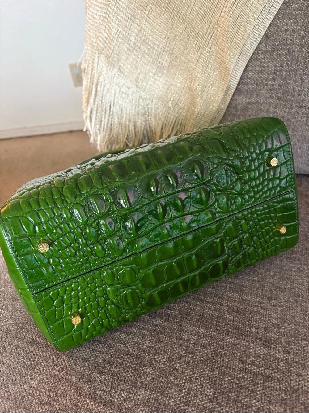 Croc-Embossed Green Leather Tote with Zip Wallet - Premium Style